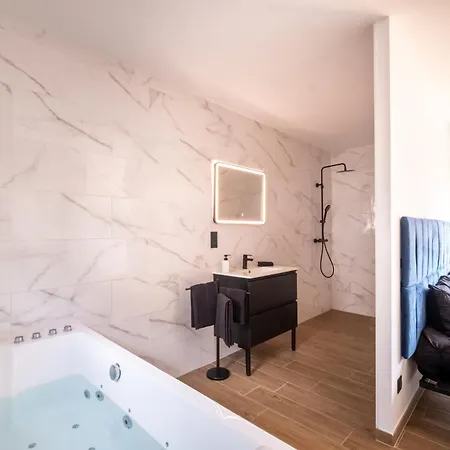 Escapade Balneo, Terrasse, Parking, Casa de Férias Ares