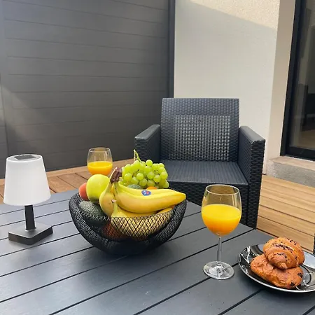 Дом отдыха Escapade Balneo, Terrasse, Parking,