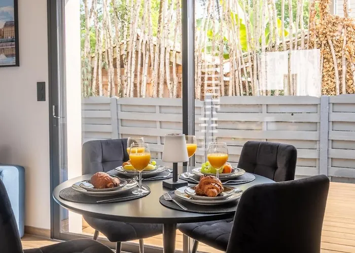 Escapade Balneo, Terrasse, Parking, Feriehus *