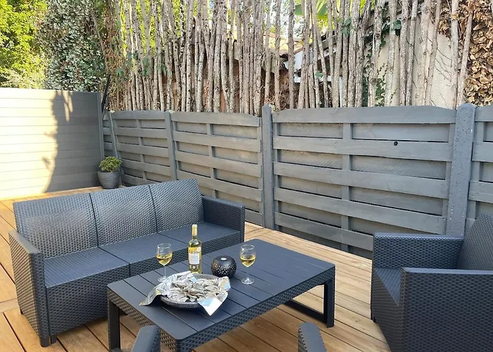 Escapade Balneo, Terrasse, Parking, Feriehus Ares