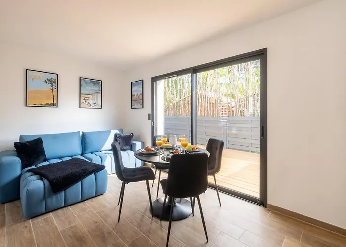 Escapade Balneo, Terrasse, Parking, Feriehus *